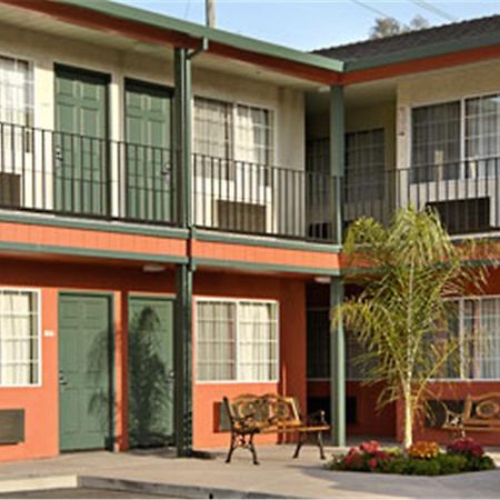 Days Inn Salinas Airport Екстериор снимка