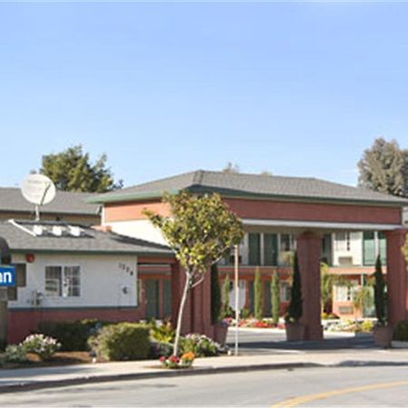 Days Inn Salinas Airport Екстериор снимка