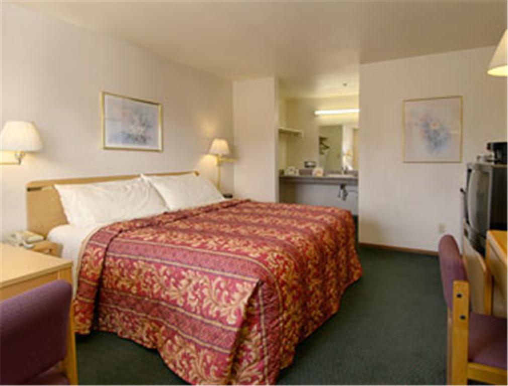 Days Inn Salinas Airport Стая снимка