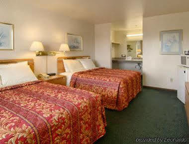 Days Inn Salinas Airport Екстериор снимка